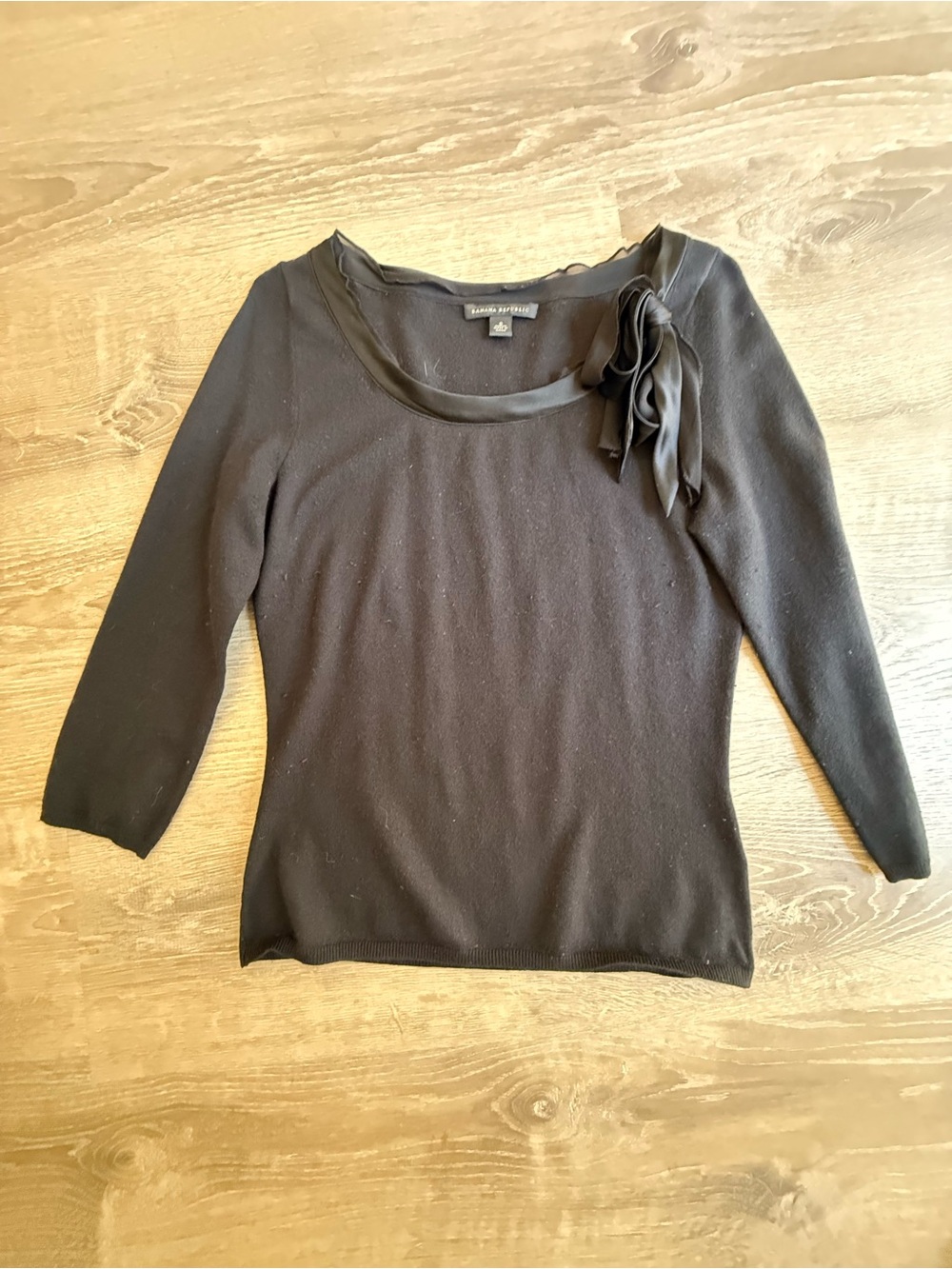 Banana Republic 80% Silk / Angora Black Scoop-Neck Sweater with Shoulder Bow